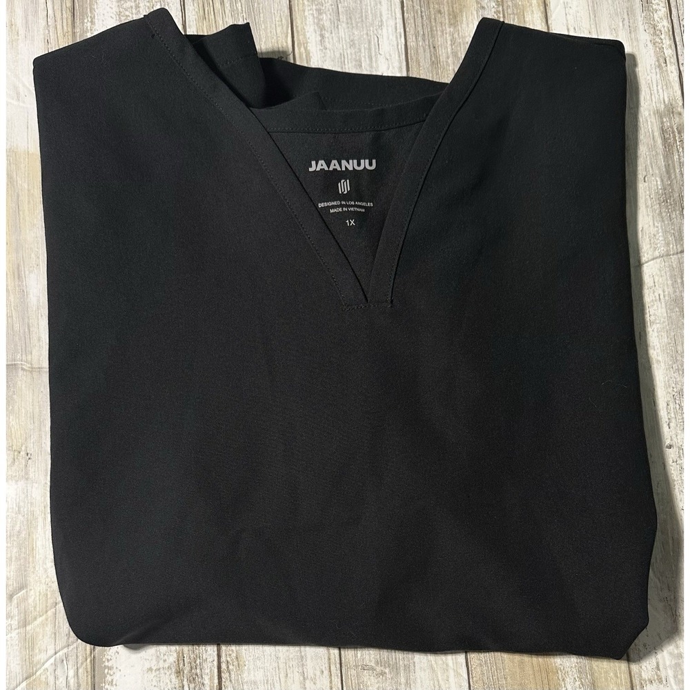 NWT Jaanuu Women's Calix Fit And Flare V-Neck Scrub‎ Top.  Size 1X Black
